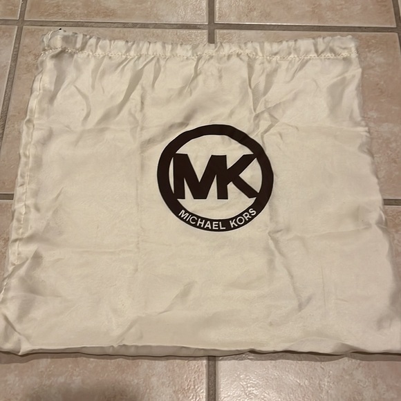 Authentic Michael Kors Purse with Dust Bag - Picture 7 of 7